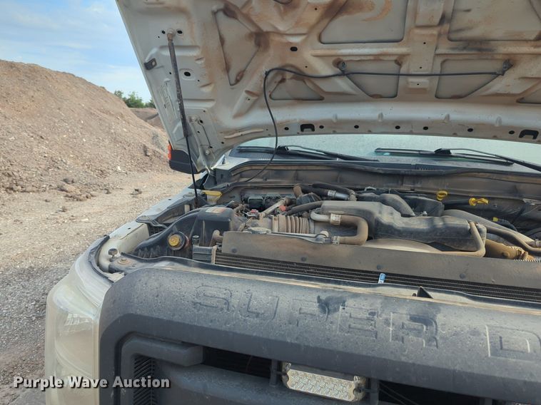 image for item NG9912 2014 Ford  F250 Super Duty  SuperCab utility bed pickup truck