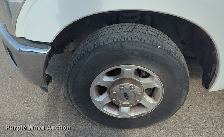 image for item NG9912 2014 Ford  F250 Super Duty  SuperCab utility bed pickup truck