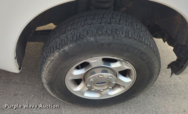 image for item NG9912 2014 Ford  F250 Super Duty  SuperCab utility bed pickup truck