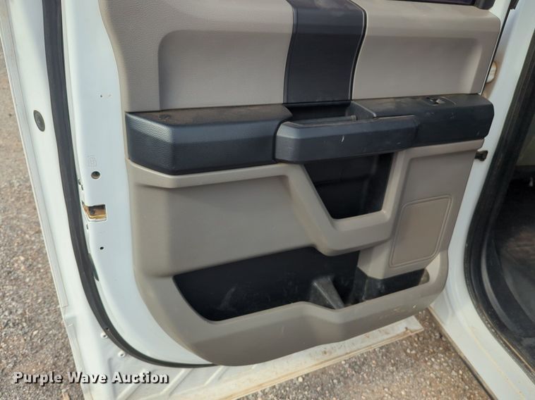 image for item NG9913 2018 Ford  F150 SuperCrew pickup truck