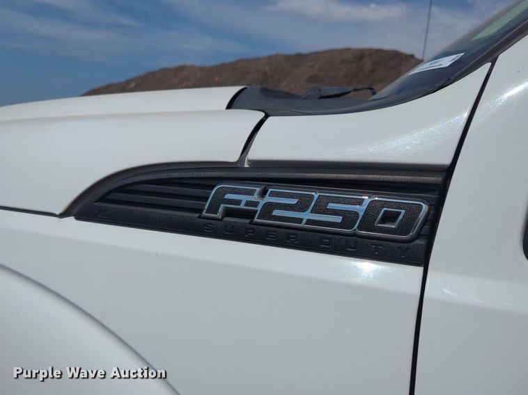 image for item NG9917 2012 Ford  F250 Super Duty Crew Cab pickup truck