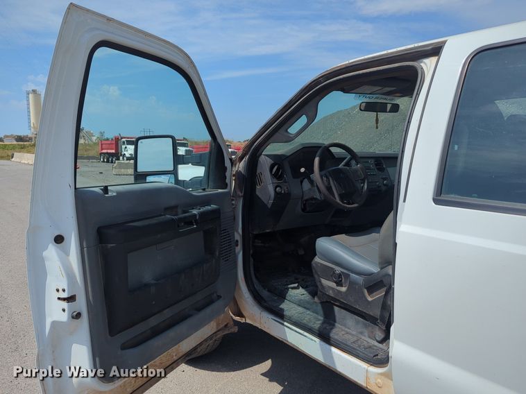 image for item NG9917 2012 Ford  F250 Super Duty Crew Cab pickup truck