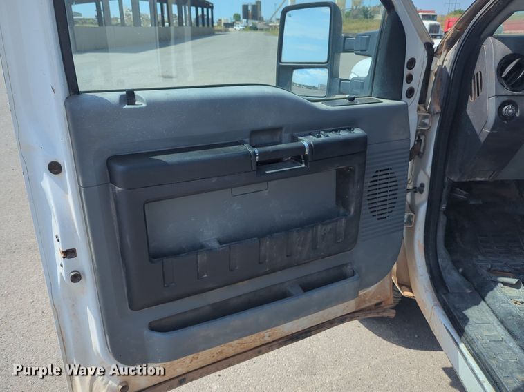 image for item NG9917 2012 Ford  F250 Super Duty Crew Cab pickup truck