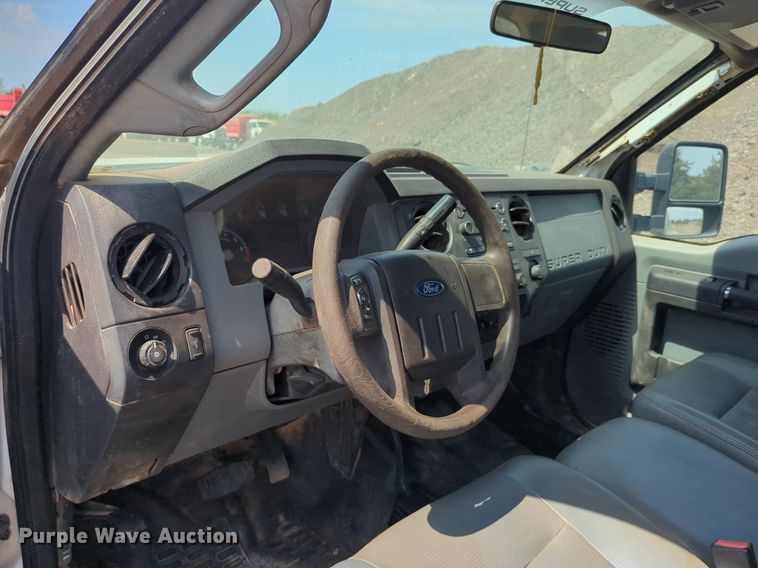 image for item NG9917 2012 Ford  F250 Super Duty Crew Cab pickup truck