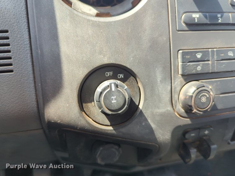 image for item NG9917 2012 Ford  F250 Super Duty Crew Cab pickup truck