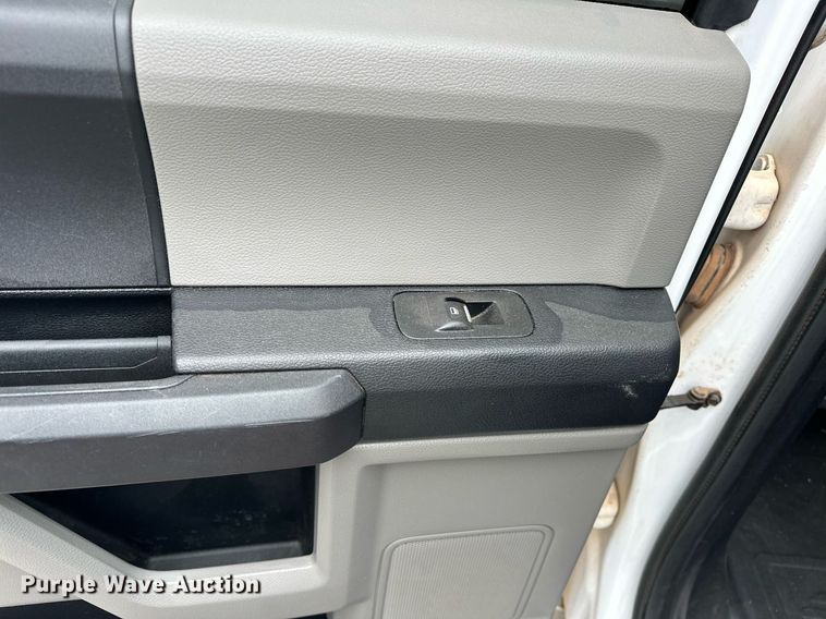 image for item NG9918 2017 Ford  F150 SuperCrew pickup truck