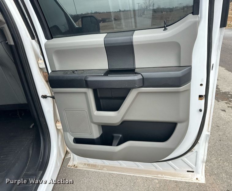 image for item NG9918 2017 Ford  F150 SuperCrew pickup truck