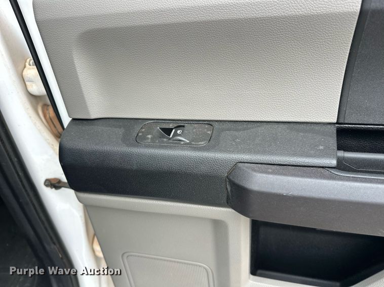 image for item NG9918 2017 Ford  F150 SuperCrew pickup truck