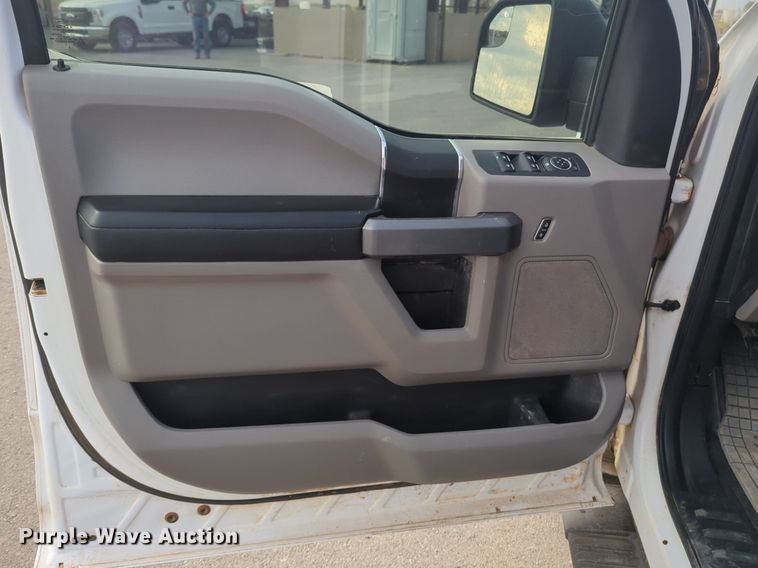 image for item NG9920 2016 Ford F150 SuperCrew pickup truck