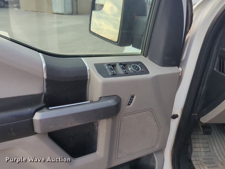 image for item NG9920 2016 Ford F150 SuperCrew pickup truck