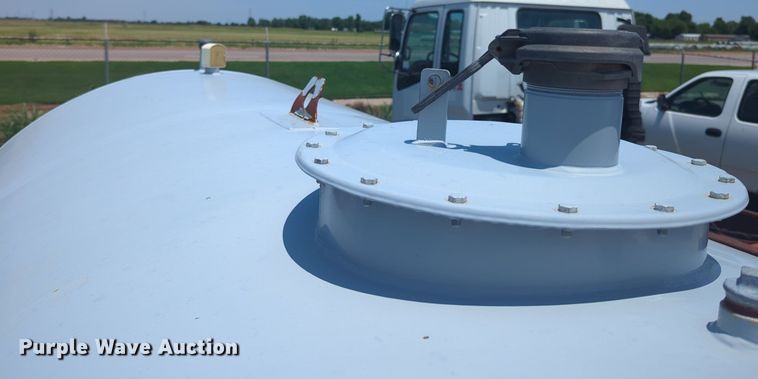 image for item NG9980 2020 4-Fuel 4F2300 diesel tank