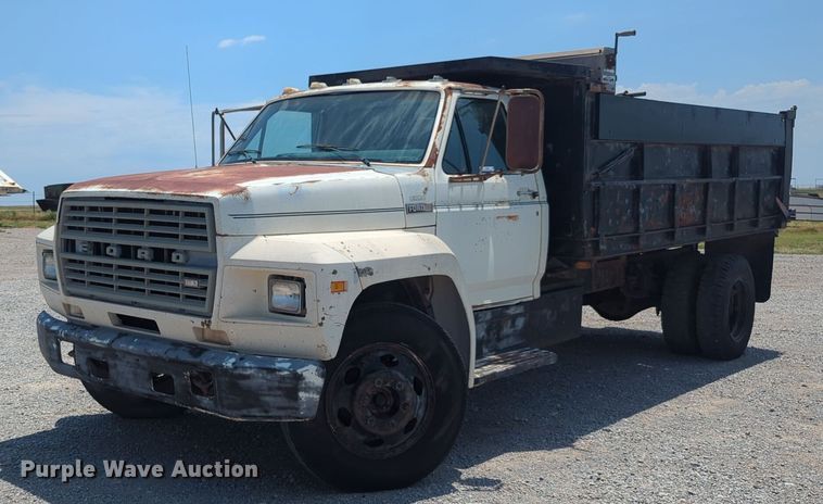 image for item NG9996 1982 Ford F600 dump truck