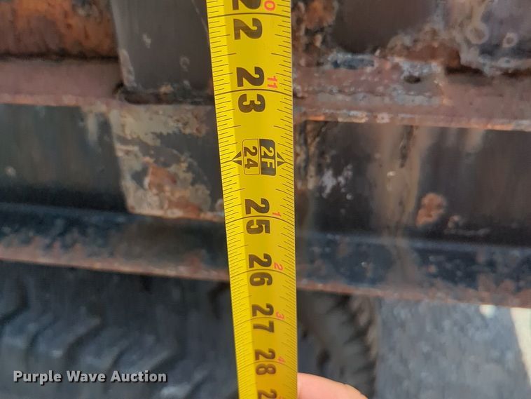 image for item NG9996 1982 Ford F600 dump truck