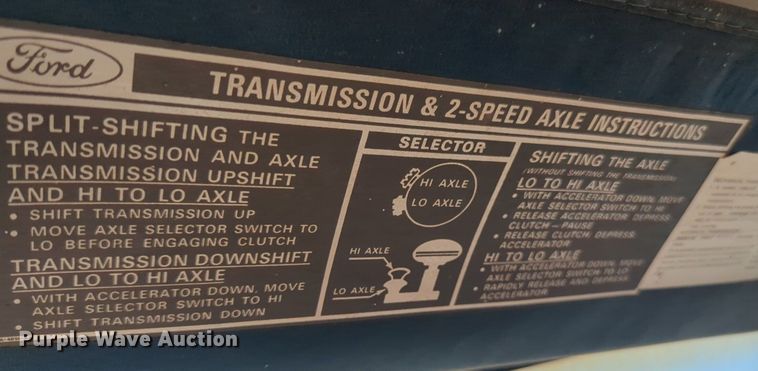 image for item NG9996 1982 Ford F600 dump truck