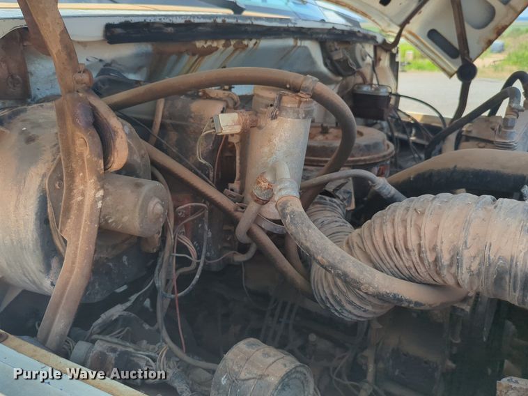 image for item NG9996 1982 Ford F600 dump truck