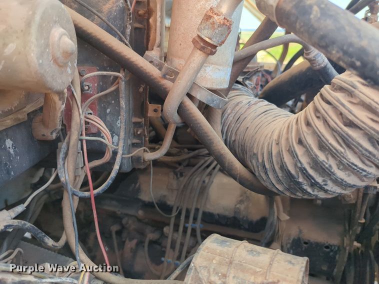 image for item NG9996 1982 Ford F600 dump truck