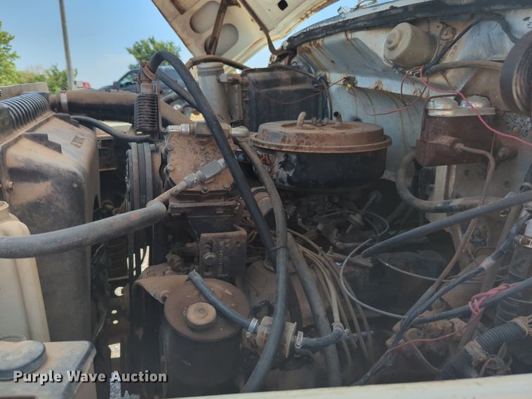 image for item NG9996 1982 Ford F600 dump truck