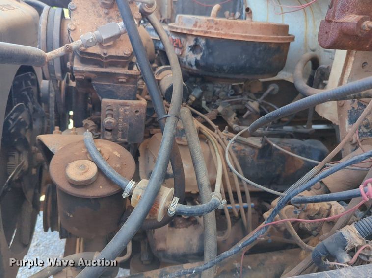 image for item NG9996 1982 Ford F600 dump truck