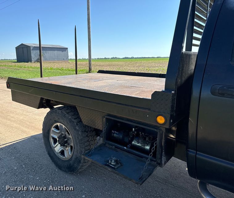 image for item NL9842 2004 Dodge Ram 2500 Quad Cab bale bed pickup truck