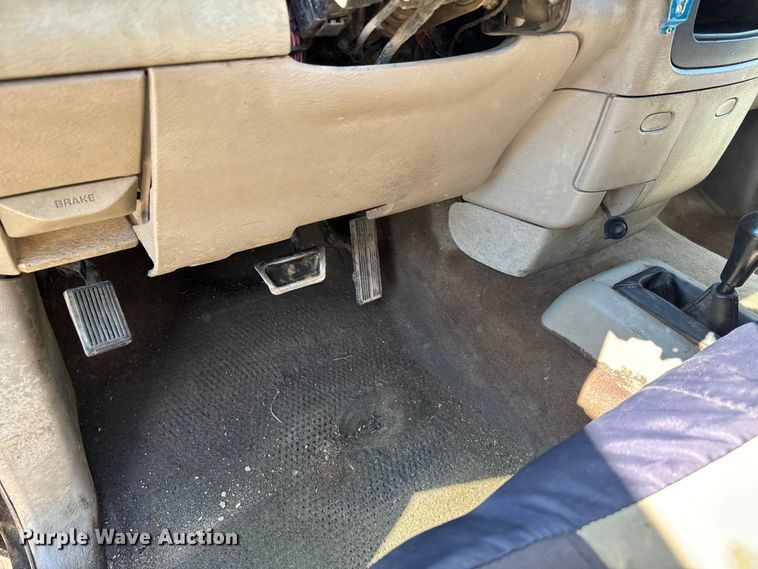 image for item NL9842 2004 Dodge Ram 2500 Quad Cab bale bed pickup truck