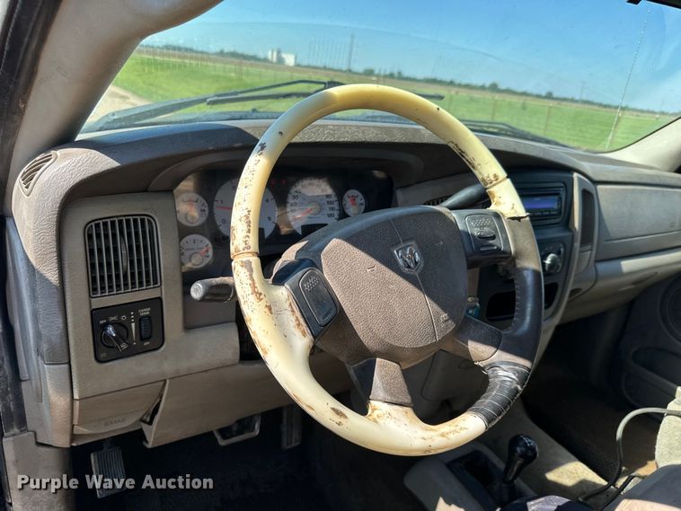 image for item NL9842 2004 Dodge Ram 2500 Quad Cab bale bed pickup truck