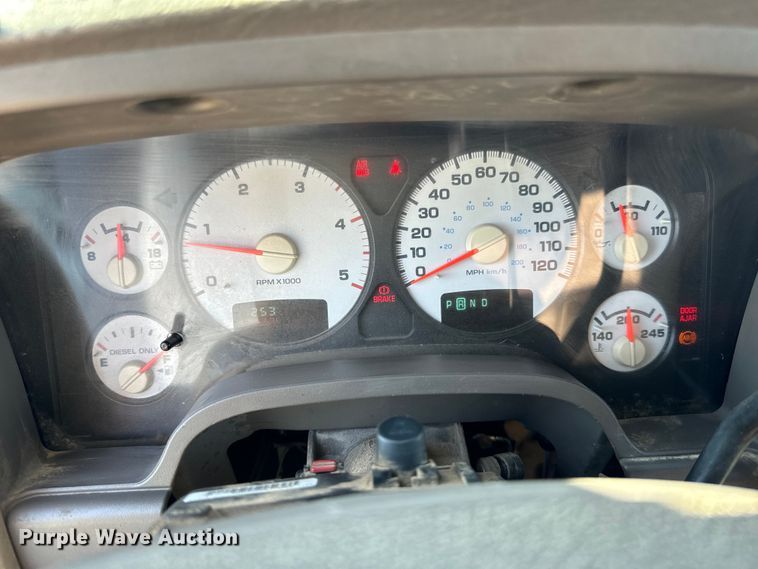 image for item NL9842 2004 Dodge Ram 2500 Quad Cab bale bed pickup truck