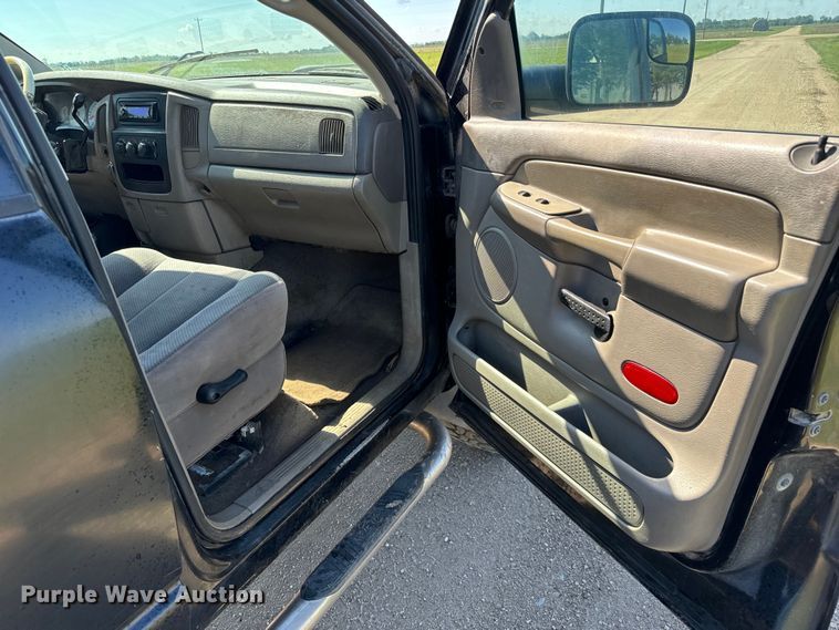 image for item NL9842 2004 Dodge Ram 2500 Quad Cab bale bed pickup truck