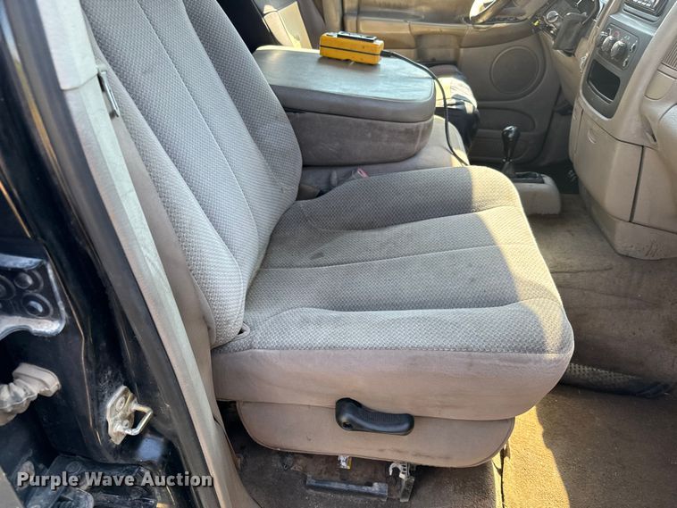 image for item NL9842 2004 Dodge Ram 2500 Quad Cab bale bed pickup truck