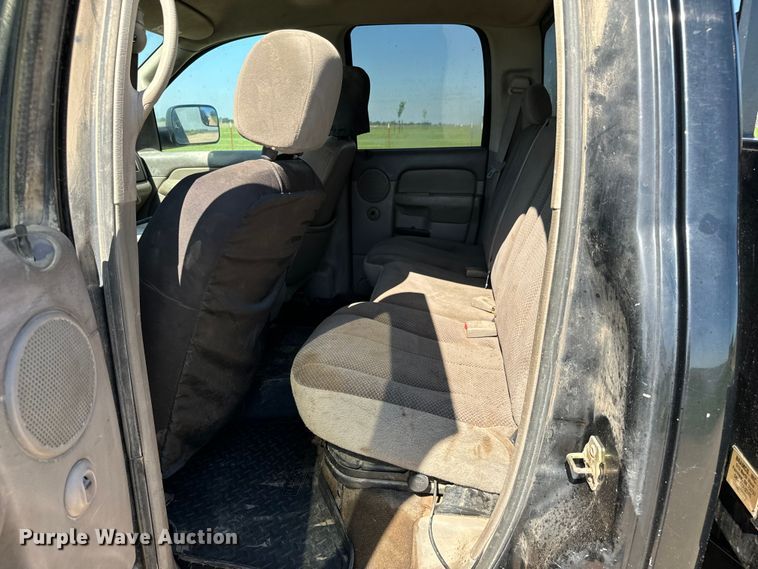 image for item NL9842 2004 Dodge Ram 2500 Quad Cab bale bed pickup truck