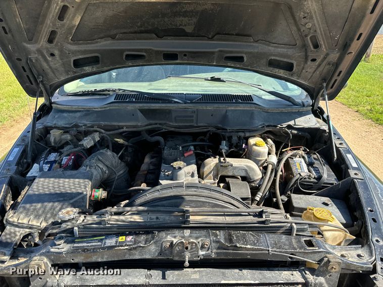 image for item NL9842 2004 Dodge Ram 2500 Quad Cab bale bed pickup truck