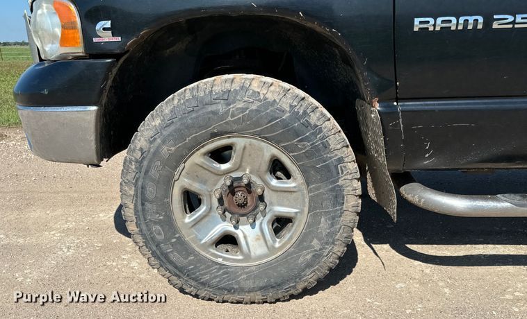 image for item NL9842 2004 Dodge Ram 2500 Quad Cab bale bed pickup truck