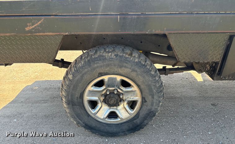 image for item NL9842 2004 Dodge Ram 2500 Quad Cab bale bed pickup truck