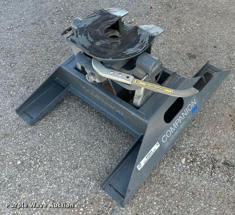 image for item NQ9644 B&W Companion RVB3500 fifth wheel hitch