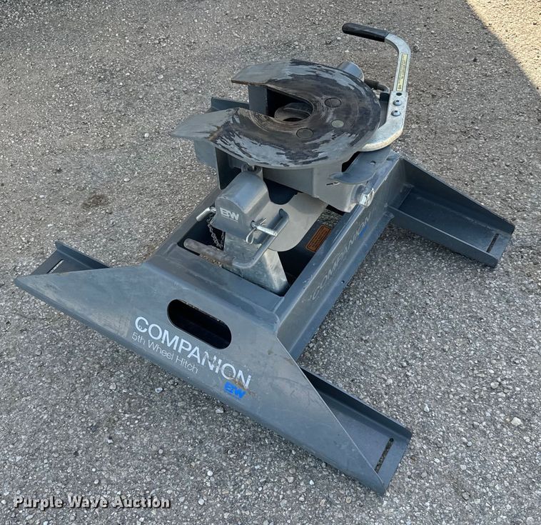 image for item NQ9644 B&W Companion RVB3500 fifth wheel hitch