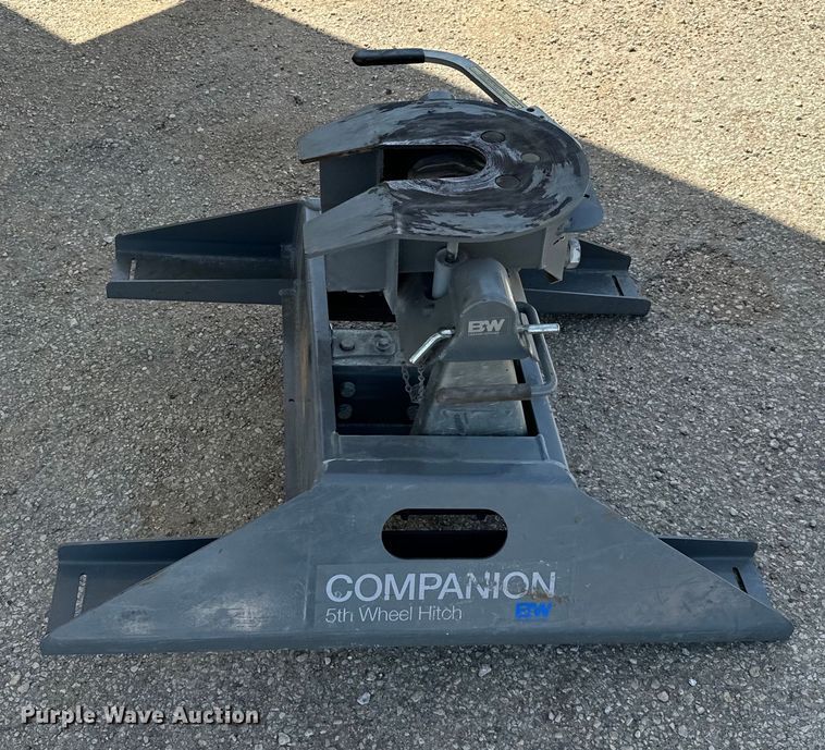 image for item NQ9644 B&W Companion RVB3500 fifth wheel hitch