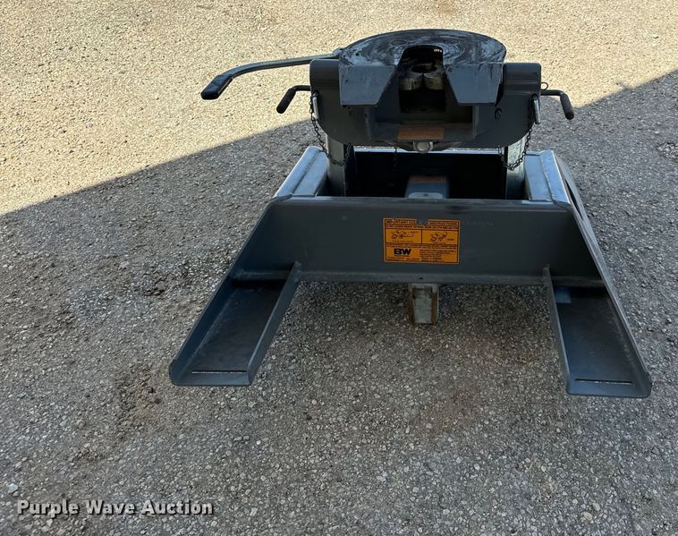 image for item NQ9644 B&W Companion RVB3500 fifth wheel hitch