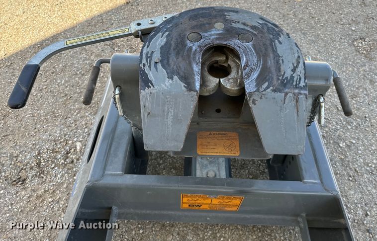 image for item NQ9644 B&W Companion RVB3500 fifth wheel hitch