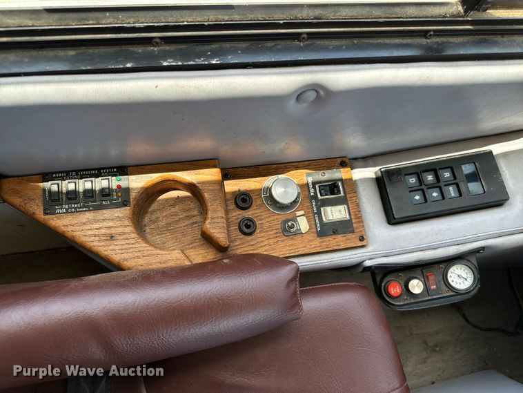 image for item NQ9645 1993 Monaco Dynasty  RV