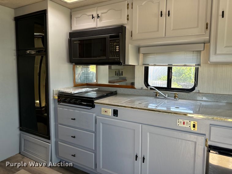 image for item NQ9645 1993 Monaco Dynasty  RV