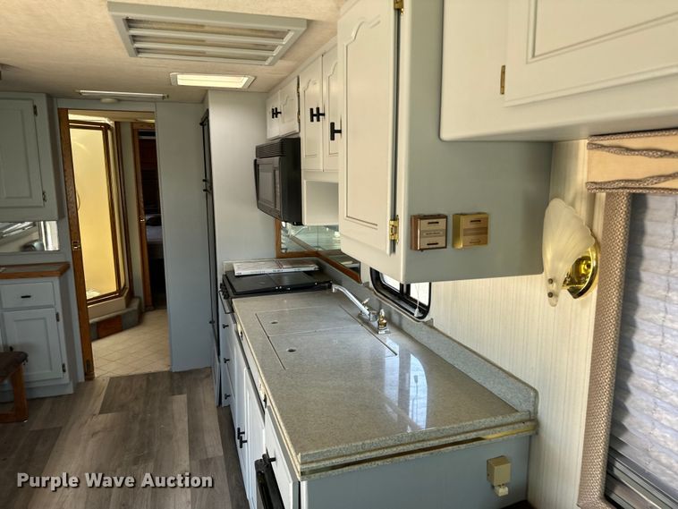 image for item NQ9645 1993 Monaco Dynasty  RV