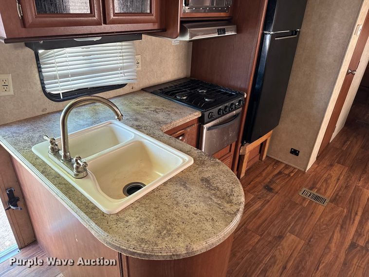 image for item NQ9661 2015 Forest River Salem camper