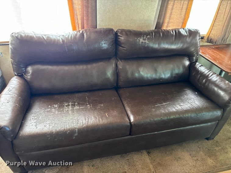 image for item NQ9661 2015 Forest River Salem camper