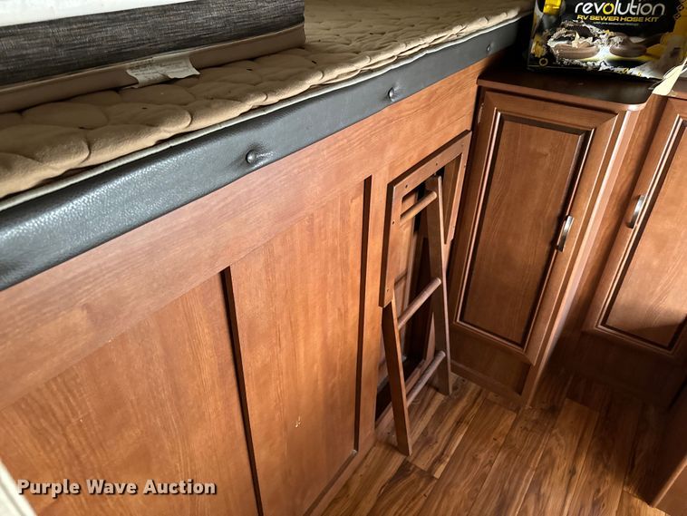 image for item NQ9661 2015 Forest River Salem camper