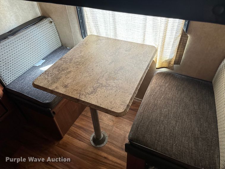 image for item NQ9661 2015 Forest River Salem camper