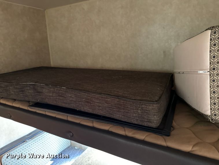 image for item NQ9661 2015 Forest River Salem camper