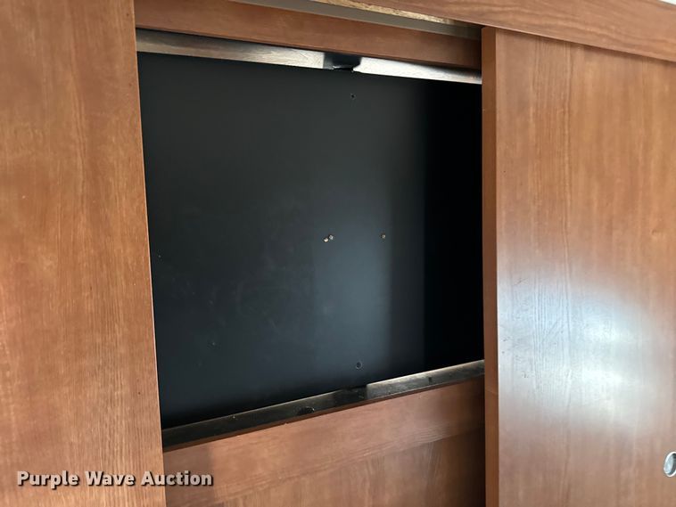 image for item NQ9661 2015 Forest River Salem camper