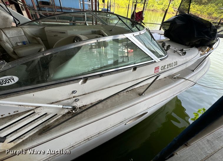 image for item NQ9663 1998 Larson 290 Cabrio  boat