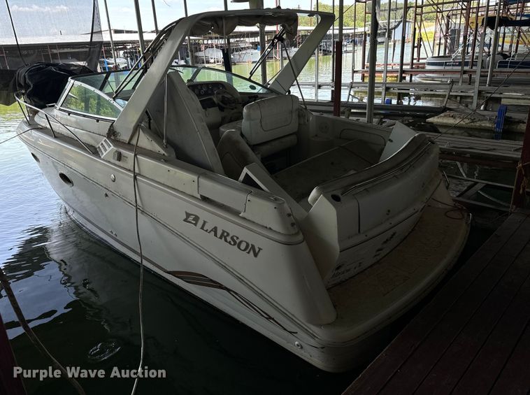 image for item NQ9663 1998 Larson 290 Cabrio  boat