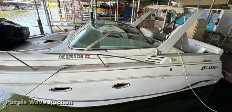 image for item NQ9663 1998 Larson 290 Cabrio  boat