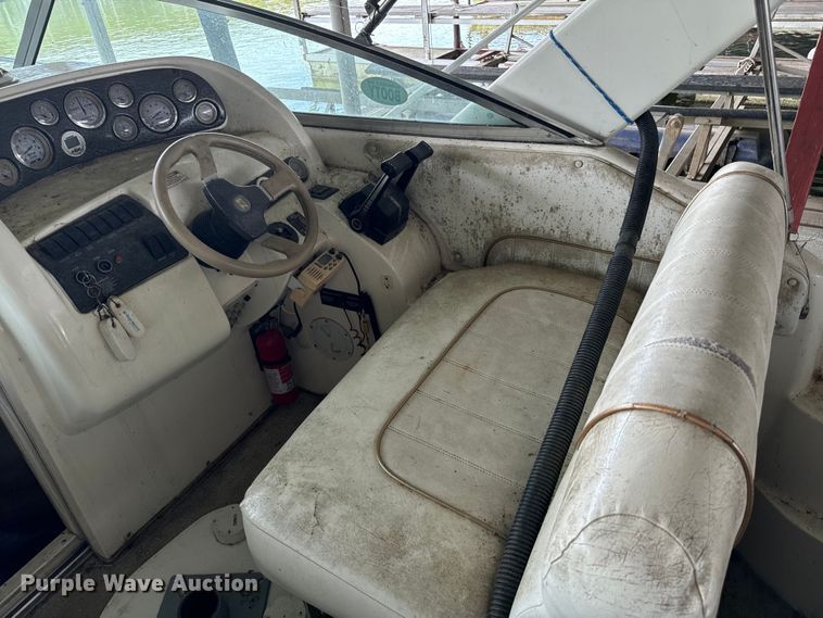 image for item NQ9663 1998 Larson 290 Cabrio  boat